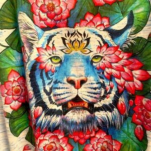 ELECTRO THREADS ANIMAL BOTANICAL DOLMAN TEE